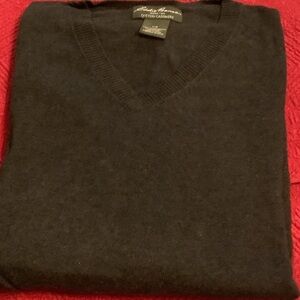 Eddie Bauer Men's Dark Gray V-Neck Sweater